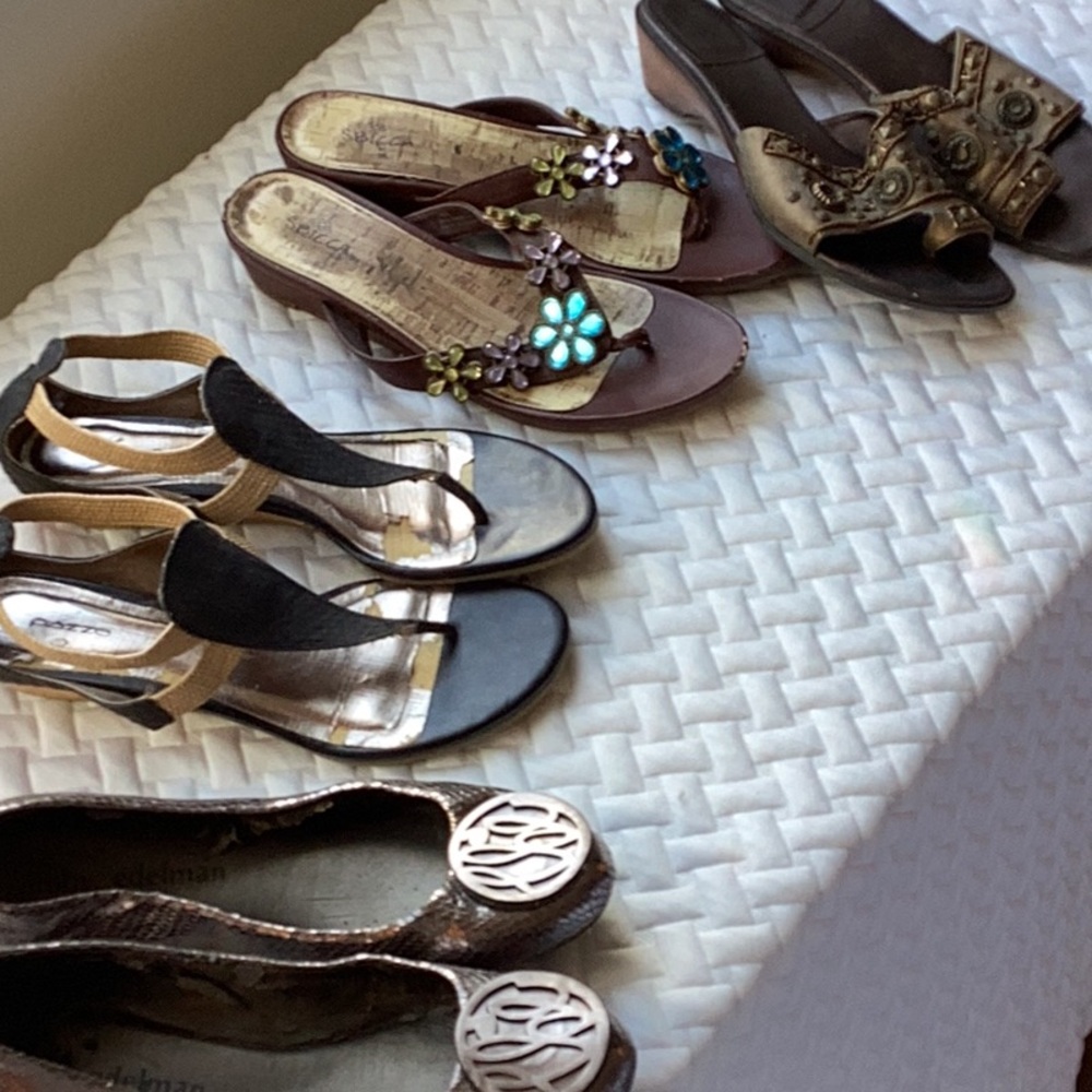 Lots of 3 Women's Sandals size 10  *NO FLOWERS* Pls read description